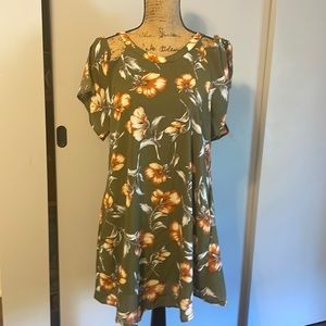 Davi & Dani Dress size small